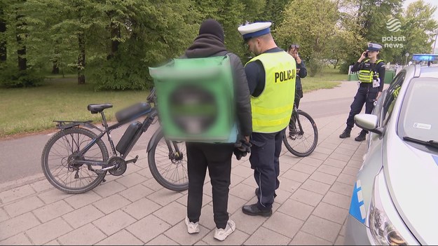 Pod policyjną lupą znalazły się elektryczne rowery. Ich kontrole ruszyły na popularnych ścieżkach w Gdańsku, Poznaniu i Warszawie. Firmy kurierskie tuningują jednoślady, by dostawcy szybciej docierali na miejsce, ale to nie tylko złamanie przepisów, ale i ryzyko dla innych rowerzystów i pieszych. Materiał dla "Wydarzeń" przygotował Michał Tokarczyk.