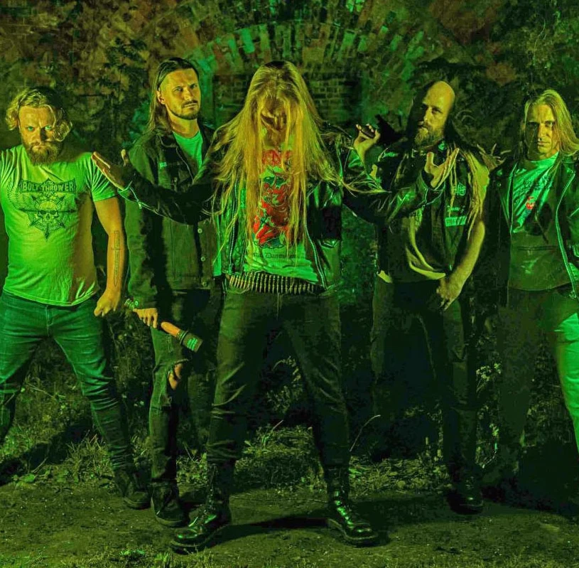 Metalowcy z Warszawy powołani na trasę. "Jak życie szeregowego na froncie"