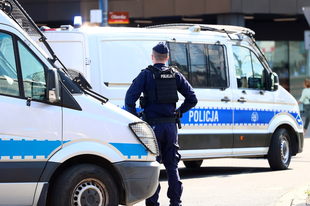 Fatalny wypadek na trasie S3 na wysokości Nowej Soli (Lubuskie). 11-letnia dziewczynka spadła z wiaduktu na drogę szybkiego ruchu. Następnie doszło do zderzenia dwóch samochodów.