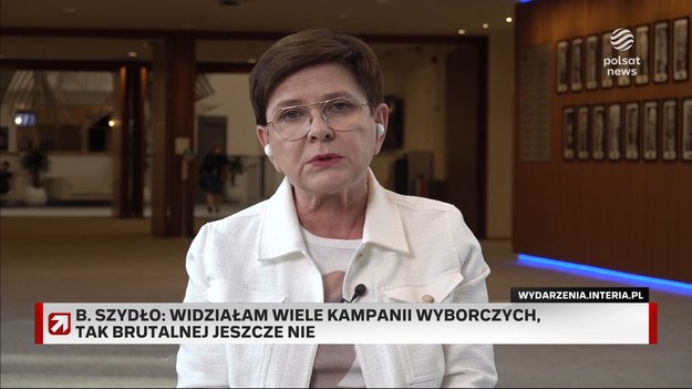 Zdaniem byłej premier "w tym słabym rządzie, który jest coraz mniej akceptowalny przez Polaków", lider partii Razem "tego nie uczyni". - Moim zdaniem Zandbreg będzie grał o wzmocnienie swojej partii i swojej pozycji, być może będzie chciał budować coś większego po lewej stronie sceny politycznej na przyszłe wybory parlamentarne - zaznaczyła Szydło. - Obserwując go i słuchając, nie sądzę, żeby dał się kupić - dodała na antenie Polsat News. O ewentualnym wejściu w skład Rady Ministrów sam Zandberg mówił w piątkowym "Graffiti". - Bardzo chętnie wejdę do koalicyjnego rządu. Jest tylko jeden warunek: żeby większość tego rządu realnie zależała od głosów partii Razem, bo wtedy Razem będzie miało realny wpływ na to, jak wygląda rzeczywistość - zaznaczył. Jak dodał, obecnie taki wpływ "ma szef Magdy Biejat, czyli Włodzimierz Czarzasty". Stwierdził, że Czarzasty reprezentuje politykę zgadzającą się na wszystko, m.in. na przegłosowanie - niewłaściwego jego zdaniem - budżetu na ochronę zdrowia.