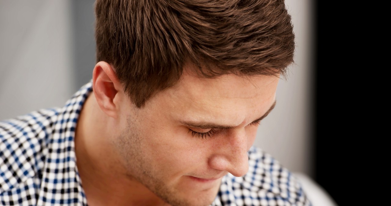 Miły, uprzejmy i emocjonalnie wyczerpujący. Kim jest narcyz emocjonalny?