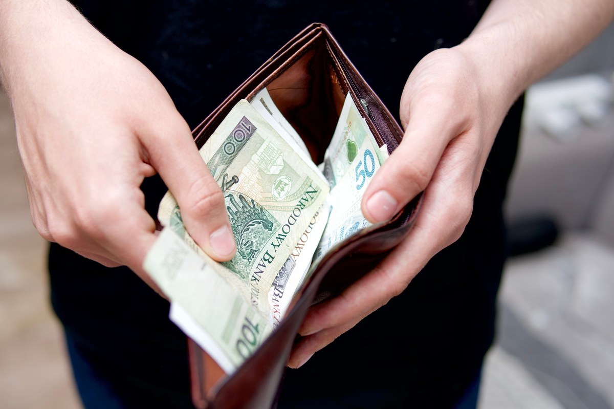 Przeciętne wynagrodzenie brutto w sektorze przedsiębiorstw w kwietniu 2025 r. wyniosło 9045,11 zł. Oznacza to wzrost 9,3 proc. rok do roku.