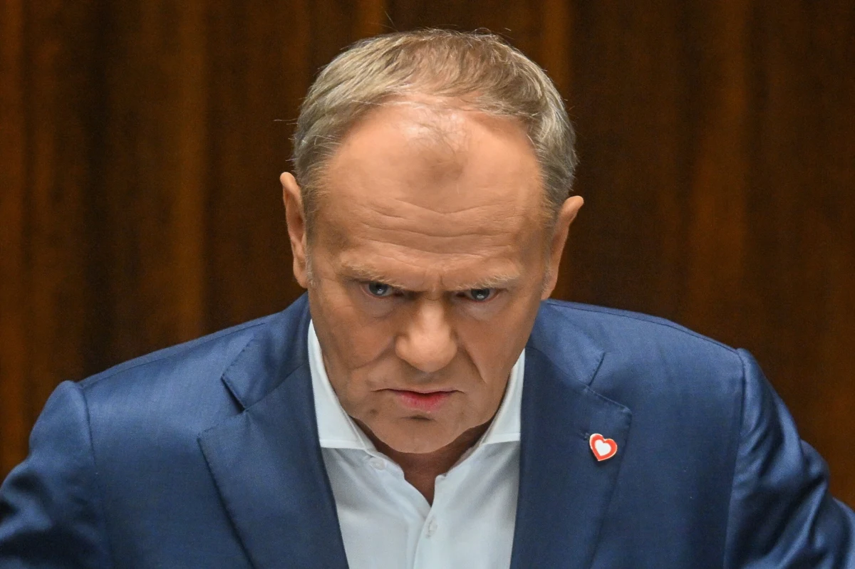 Premier Donald Tusk w mediach społecznościowych zamieścił wpis poświęcony Ukrainie i przywódcy Rosji. Zaatakował w nim kandydata na prezydenta, popieranego przez Prawo i Sprawiedliwość. "Najważniejszym żądaniem Władimira Putina wobec Ukrainy i Zachodu jest zakaz przystąpienia Ukrainy do NATO. Karol Nawrocki właśnie podpisał się ochoczo pod tym postulatem" - napisał na platformie X szef rządu.