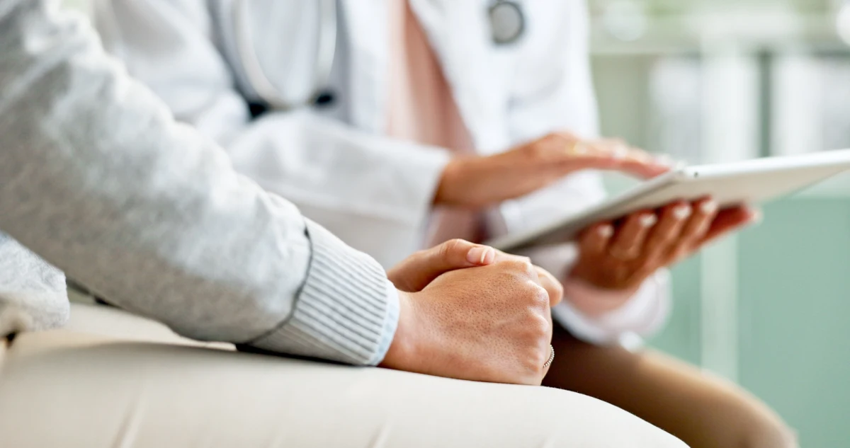 W 2024 roku lekarze wystawili 9,5 tysiąca zaświadczeń o niezdolności do pracy spowodowanej nadużyciem alkoholu - poinformował rzecznik opolskiego oddziału ZUS Sebastian Szczurek. To o 45 procent więcej niż w roku poprzednim, gdy takich zwolnień było 6,6 tysiąca.