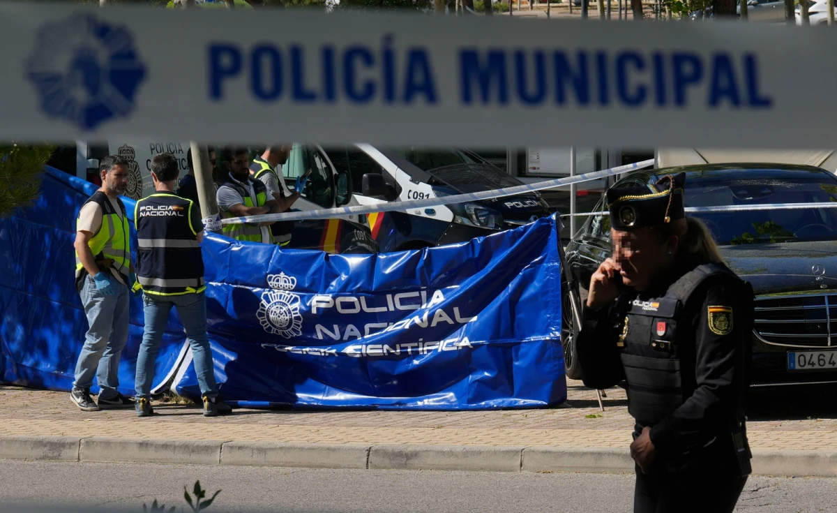 Zabójstwo w podmadryckiej miejscowości Pozuelo de Alarcón. Przed wejściem do szkoły amerykańskiej nieznany sprawca zastrzelił 52-letniego mężczyznę. Portal hiszpańskiego radia Cadena SER podał, że ofiara to Andrij Portnow, doradca byłego prorosyjskiego prezydenta Ukrainy Wiktora Janukowycza.