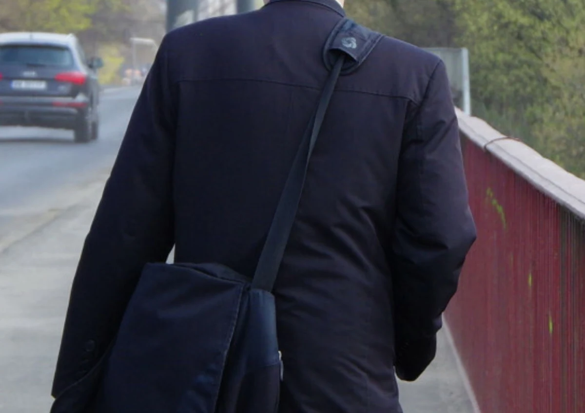 Na dwa miesiące więzienia w zawieszeniu na trzy lata został skazany w środę przez Sąd Okręgowy w Poznaniu były duchowny Michał W. Mężczyzna został uznany za winnego znieważenia najwyższych władz państwowych - prezydenta Andrzeja Dudy, premiera Donalda Tuska i marszałka Sejmu Szymona Hołowni - podczas wygłaszanych przez siebie kazań.