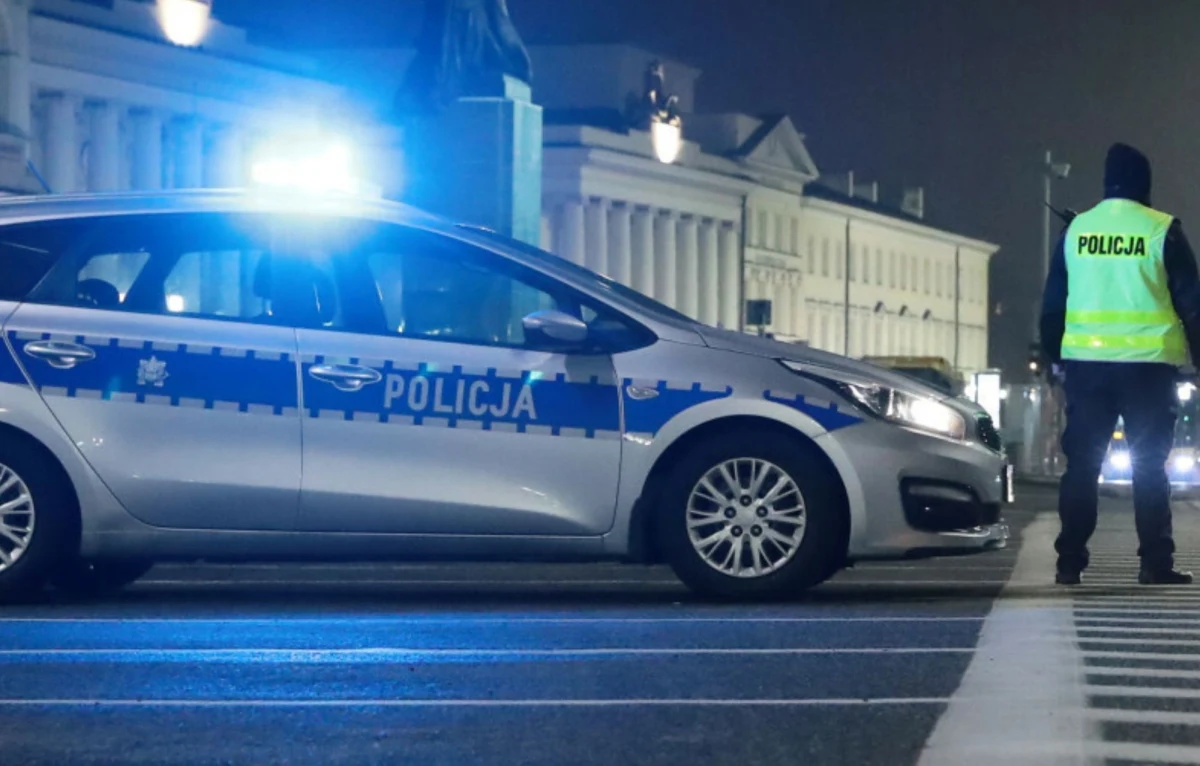 Dwa zarzuty naruszenia nietykalności cielesnej funkcjonariusza publicznego usłyszał w środę wieczorem Jacek Kopczyński, aktor, który po awanturze w sejmowej restauracji miał zaatakować posła Prawa i Sprawiedliwości Dariusza Mateckiego. Aktor został już przesłuchany, a po złożeniu wyjaśnień został zwolniony. Jak dowiedział się reporter RMF FM, nie przyznał się do winy.