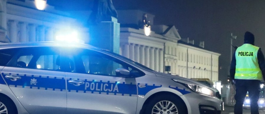 Dwa zarzuty naruszenia nietykalności cielesnej funkcjonariusza publicznego usłyszał w środę wieczorem Jacek Kopczyński, aktor, który po awanturze w sejmowej restauracji miał zaatakować posła Prawa i Sprawiedliwości Dariusza Mateckiego. Aktor został już przesłuchany, a po złożeniu wyjaśnień został zwolniony. Jak dowiedział się reporter RMF FM, nie przyznał się do winy.