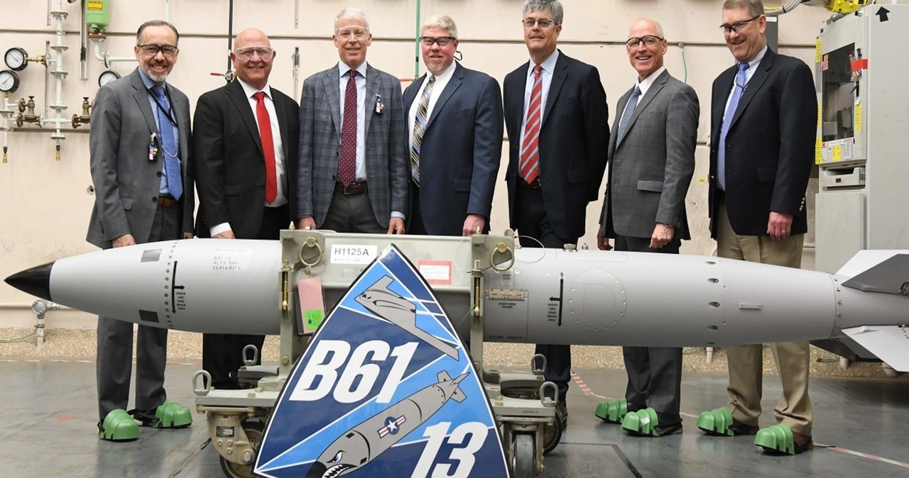 Stany Zjednoczone prezentują nową bombę atomową