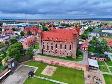 Polska z góry. Zamki, dworki, pałace