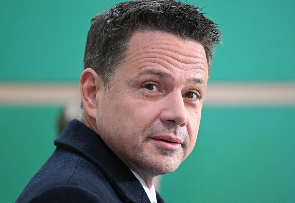 Rafał Trzaskowski tłumaczy, że pójdzie w sobotę na spotkanie ze Sławomirem Mentzenem, aby móc porozmawiać z jego wyborcami. "Aby wytłumaczyć im swoje racje, bo wielu z nich ma spaczony wizerunek mojej osoby" - powiedział kandydat KO, który w II turze wyborów prezydenckich powalczy z Karolem Nawrockim o głosy wyborców trzeciego w niedzielnym głosowaniu lidera Konfederacji.