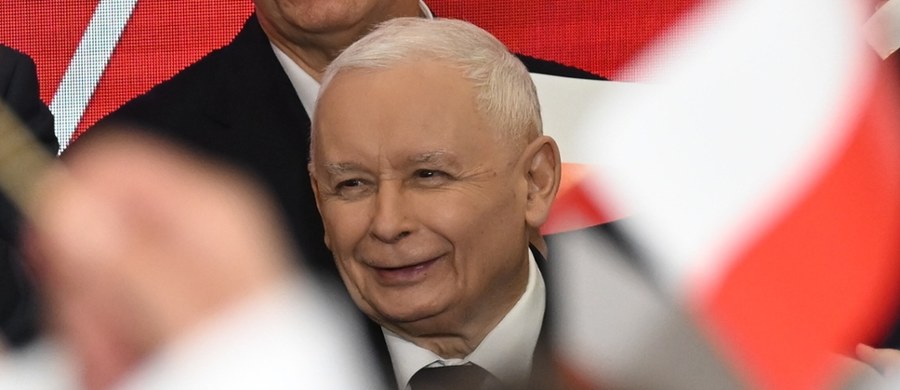 Nie milkną echa wpadki posła Koalicji Obywatelskiej Przemysława Witka na antenie Polsat News. "Cóż szkodzi obiecać" - stwierdził polityk obozu władzy na pytanie prowadzącej, czy jego formacja nigdy nie wprowadzi nowych podatków. Nagranie zrobiło furorę w sieci. Zareagował na nie prezes Prawa i Sprawiedliwości. "Słowo honoru, że to nie na zamówienie naszego sztabu" - skomentował ironicznie prawicowy polityk. 