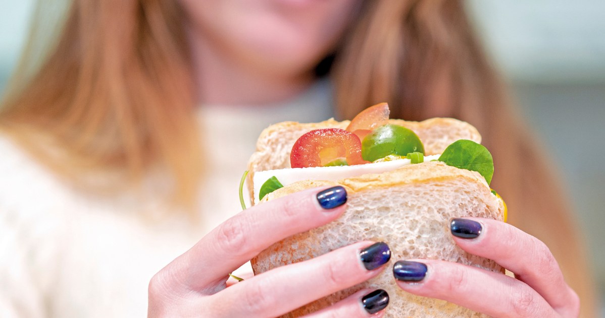 O której godzinie zjeść śniadanie? Oni powinni wcześniej, ci mają nieco więcej czasu