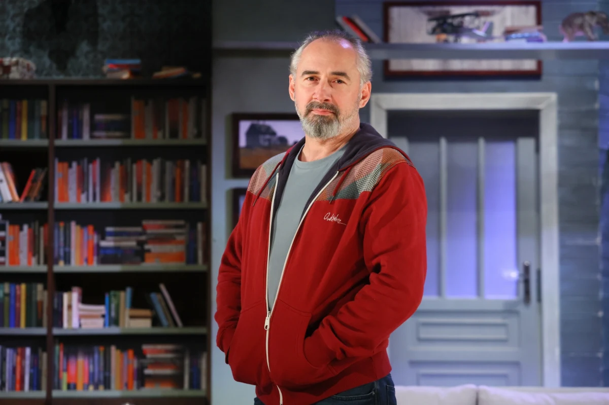 "Na pewno nikogo nie uderzyłem, sam też nie zostałem uderzony" - twierdzi aktor Jacek Kopczyński, który wczoraj usłyszał zarzuty naruszenia nietykalności cielesnej dwóch posłów PiS - Dariusza Mateckiego oraz Krzysztofa Ciecióry. Znamy wersję incydentu z sejmowej restauracji, którą aktor miał przedstawić policji - donosi reporterka RMF FM Magdalena Grajnert.