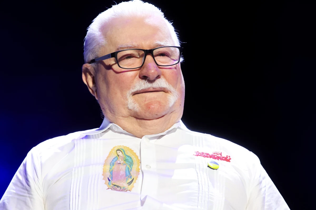 "Nasza Ojczyzna znalazła się znów na zakręcie" - przekonują m.in. Lech Wałęsa, Władysław Frasyniuk i Adam Michnik, którzy wystosowali apel o głosowanie w drugiej turze wyborów prezydenckich na kandydata Koalicji Obywatelskiej Rafała Trzaskowskiego. "Głosujmy na kandydata, który jest gwarantem państwa praworządnego, uczciwego i rzetelnego" - zaapelowało w sumie 55 sygnatariuszy listu.