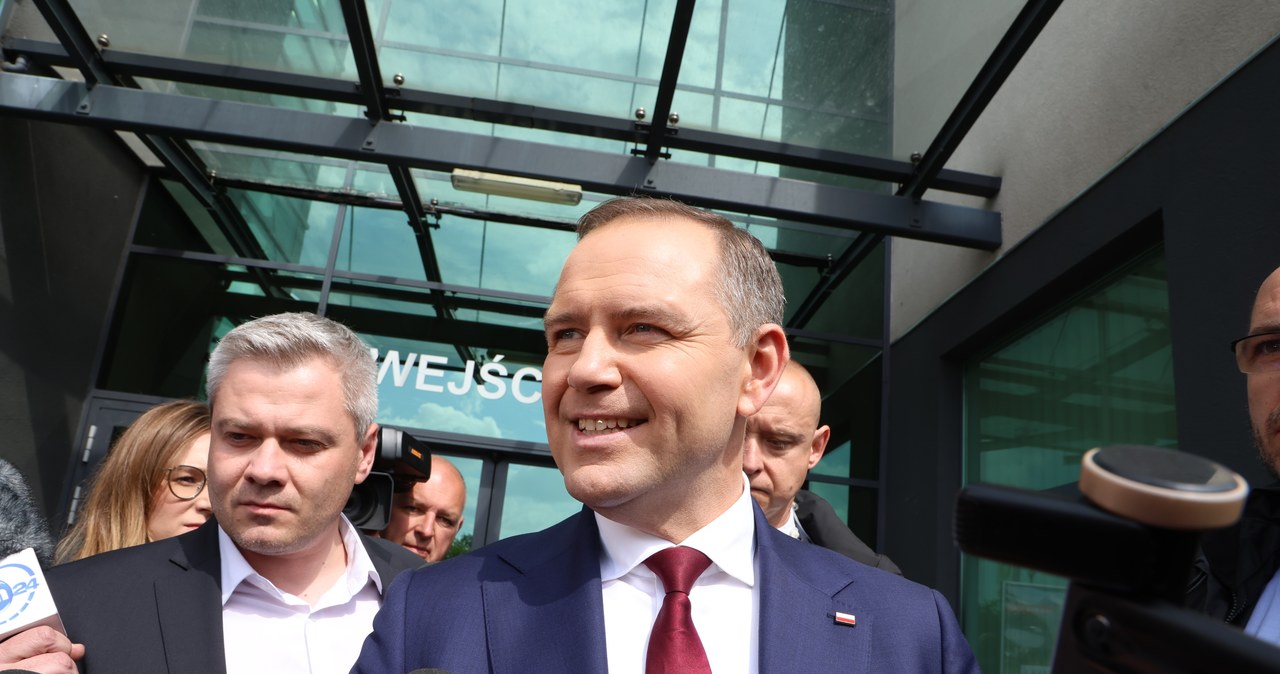 Nawrocki u Mentzena odcinał się od PiS. Sztab: O to nam chodziło