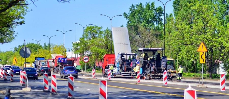 Na początku czerwca rusza kolejna faza prac przy budowie nowej trasy tramwajowej do Dworca Zachodniego w Warszawie. Inwestycja przyniesie znaczne udogodnienia dla pasażerów, ale w najbliższych tygodniach mieszkańcy muszą liczyć się z poważnymi utrudnieniami w ruchu i zmianami w kursowaniu tramwajów.