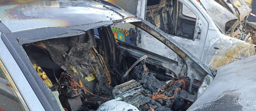 Policjanci z Puszczykowa i Poznania zatrzymali 14-letniego chłopca podejrzanego o podpalenie dwóch radiowozów straży miejskiej. Do podpaleń doszło nad ranem 21 maja przed siedzibą strażników. Straty oszacowano na 100 tysięcy złotych. Nastolatek odpowie za swoje czyny przed sądem dla nieletnich.
