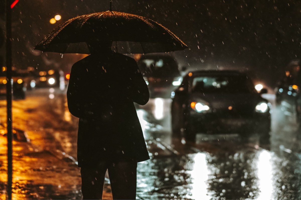 IMGW ostrzega przed ulewami i burzami. Wydano alert hydrologiczny