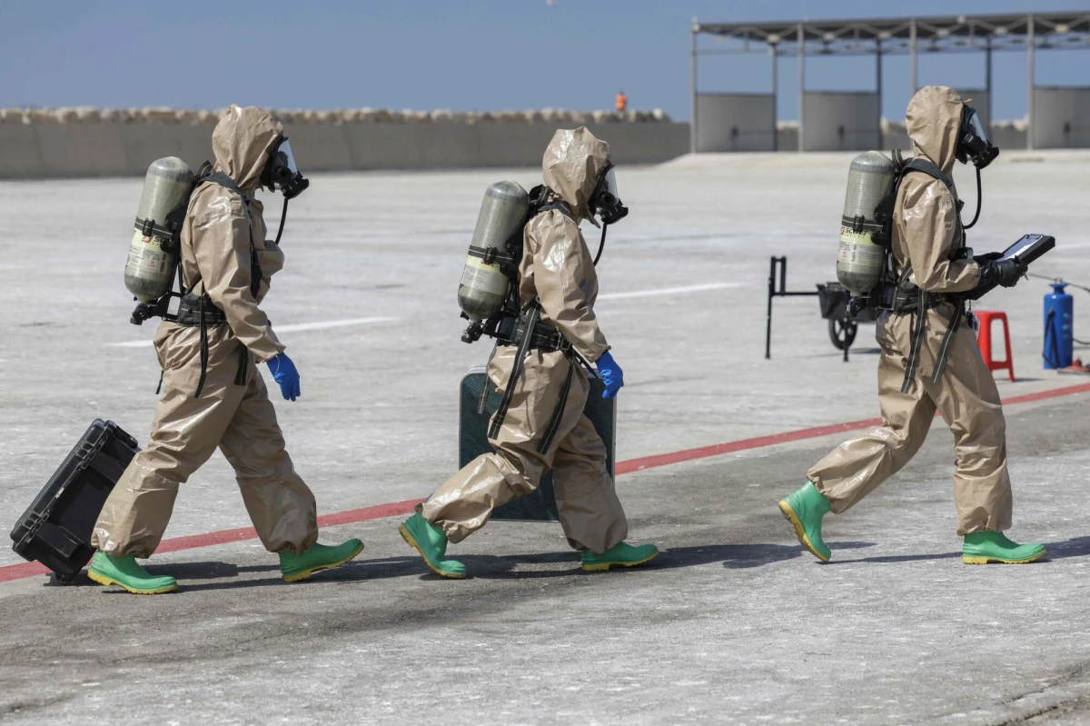Okręt transportujący elementy broni masowego rażenia, pod podkładem tajne laboratoria, jęczący i zakrwawieni jeńcy... Choć brzmi to przerażająco, uspokajamy - to tylko ćwiczenia reakcji na atak nuklearny. Manewry przeprowadzili w Maroku m.in. Amerykanie wraz z sojusznikami.