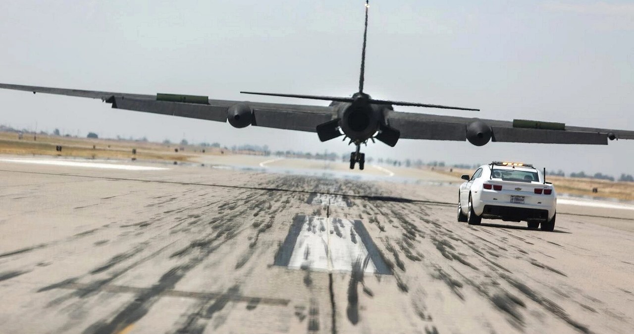 Niezwykłe lądowanie najbardziej tajnego samolotu USA. Patrzy na Rosję