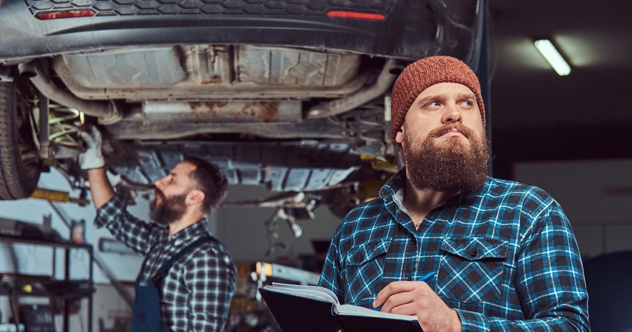 Kupują auto używane i nie patrzą w ważne miejsca. Potem zaczynają się problemy wiadomości,aktualności,Interia Kupują auto używane i nie patrzą w ważne miejsca. Potem zaczynają się problemy