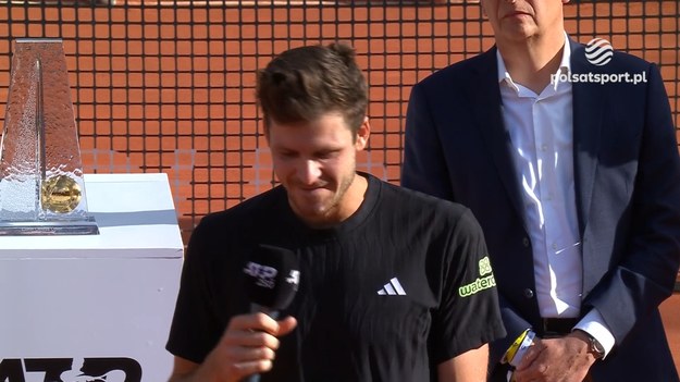 Hubert Hurkacz przegrał z Novakiem Djokoviciem 7:5, 6:7, 6:7 w finale turnieju ATP w Genewie. - "Nole", gratulacje. To, co osiągnąłeś na korcie i poza nim, jest inspirujące - powiedział Hurkacz.