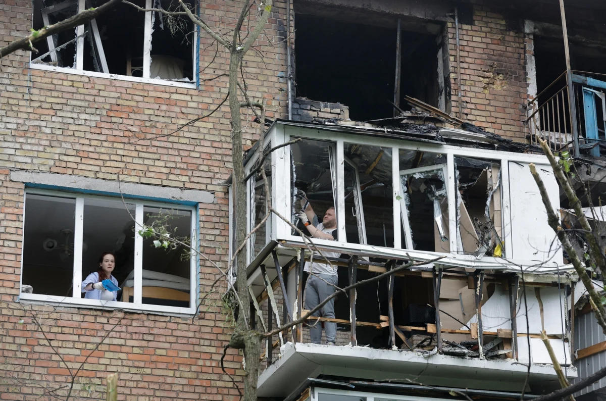 Kolejna bardzo niespokojna noc na Ukrainie. Stolica tego kraju, Kijów, została zaatakowana dronami. Syreny ostrzegające przed uderzeniami wyły prawie w całym kraju. Co najmniej 11 osób zginęło. W związku z tymi uderzeniami w nocy Dowództwo Operacyjne Rodzajów Sił Zbrojnych poinformowało, że poderwane zostały polskie i sojusznicze śmigłowce. Ich działania zakończyły się po godz. 5 rano. 