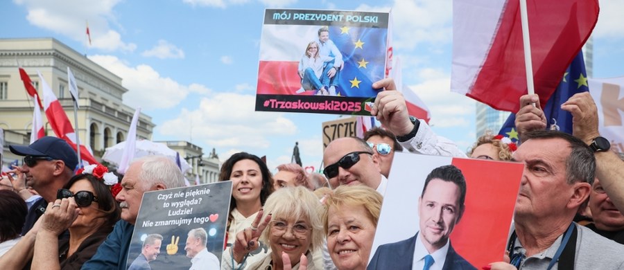 "Teraz albo nigdy, najwyższy czas, żeby wygrała uczciwość, prawość, sprawiedliwość, żeby wygrała prawda, o tym są te wybory" - mówił kandydat KO na prezydenta Rafał Trzaskowski rozpoczynając niedzielny "Wielki Marsz Patriotów" w Warszawie. Na scenie pojawił się także nowy prezydent-elekt Rumunii - Nicusor Dan. Przemawiali także Magdalena Biejat, Włodzimierz Czarzasty, Joanna Senyszyn, Władysław Kosiniak-Kamysz, Szymon Hołownia i premier Donald Tusk. 