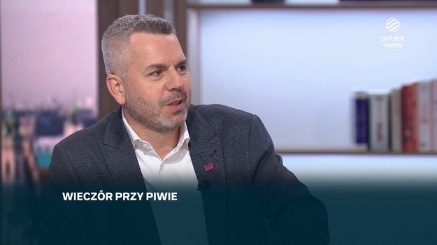 Maciej Konieczny z partii Razem powiedział w "Śniadaniu Rymanowskiego, że nie chce deklarować na kogo odda głos w II turze wyborów prezydenckich.- Zaskakujące, że PO mówi iż większym wrogiem jest PiS. Bo widzę, że ustawka przy piwie to jest gest: okazuje się, że Konfederacja stolika nie wywróciła, ale siedzi przy nim i czeka na potencjalnego koalicjanta - dodał współpracownik Adriana Zandberga.