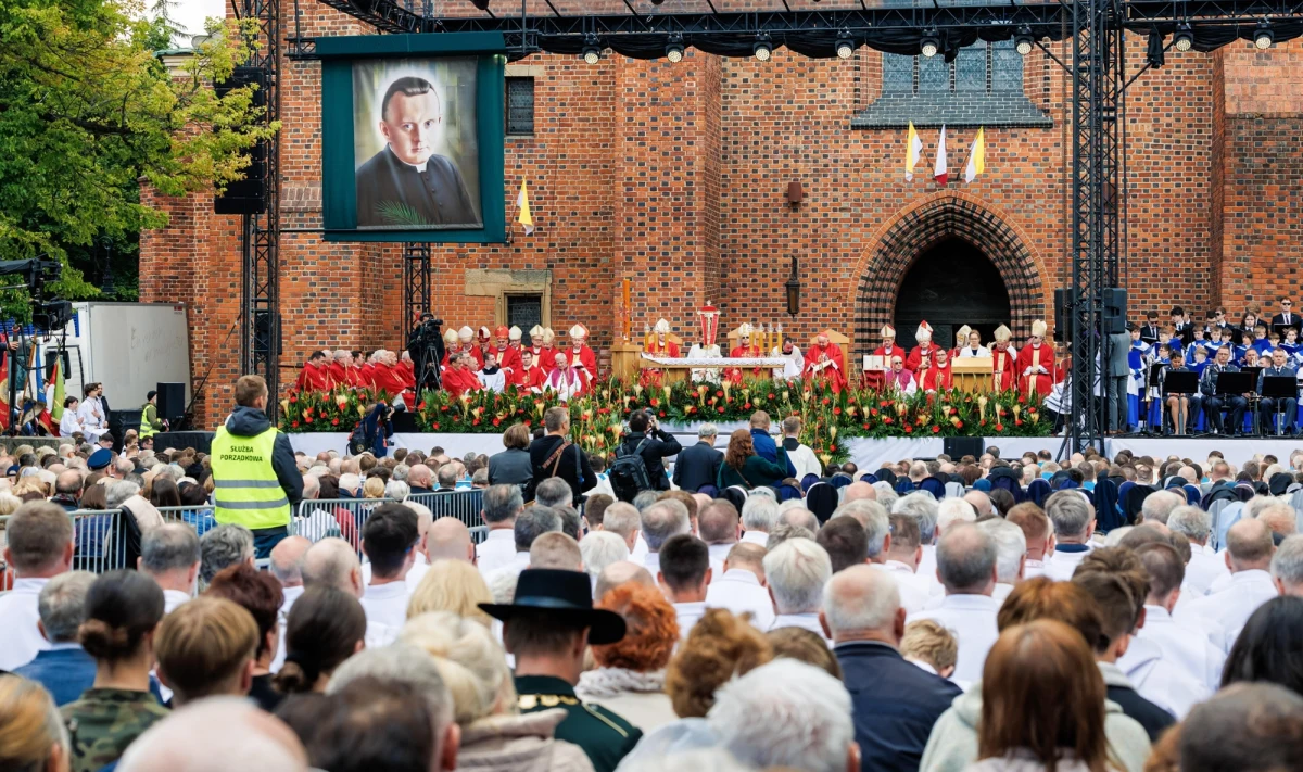 Poznań stał się świadkiem historycznego wydarzenia. Ks. Stanisław Streich, zamordowany przez komunistę w 1938 roku, został uroczyście ogłoszony nowym błogosławionym Kościoła katolickiego. Uroczystościom beatyfikacyjnym przewodniczył kard. Marcello Semeraro, prefekt Dykasterii Spraw Kanonizacyjnych.