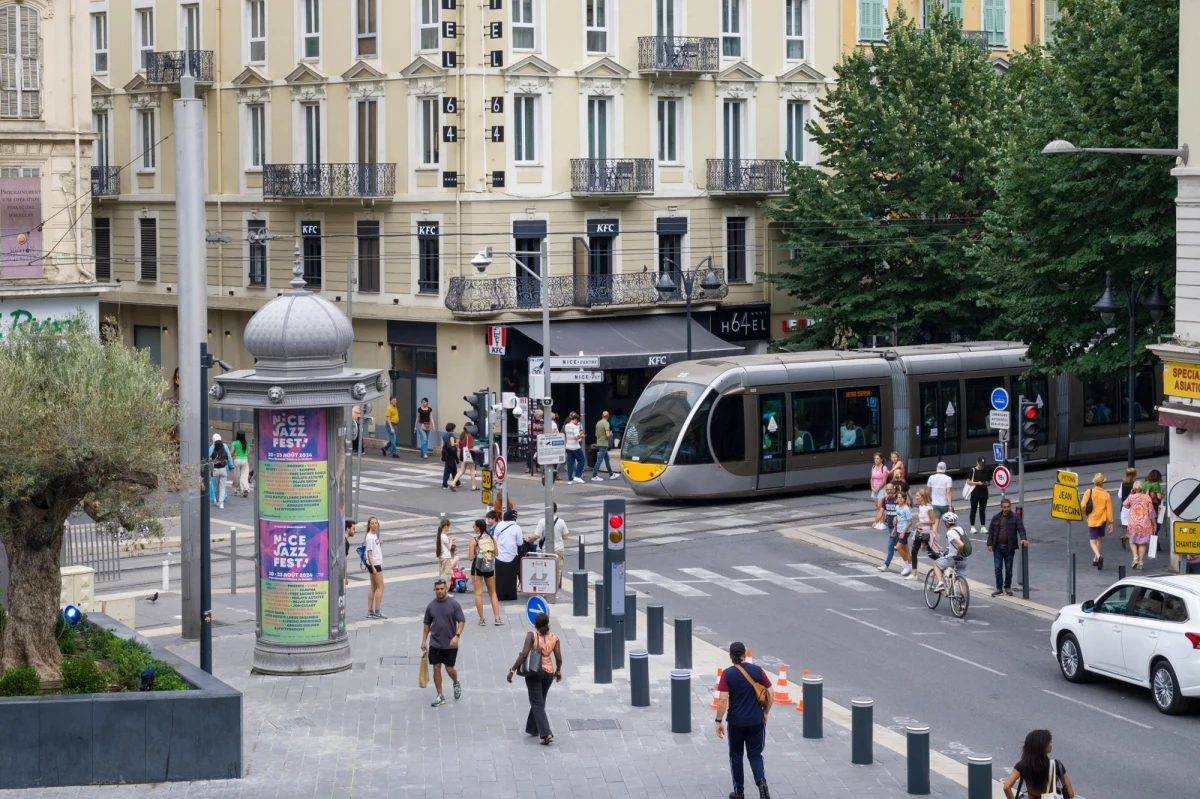 Druga awaria prądu w ciągu dwóch dni nawiedza Lazurowe Wybrzeże we Francji. W nocy w Nicei płonęła stancja transformatorowa. Według władz pożar nie wybuchł przypadkiem.