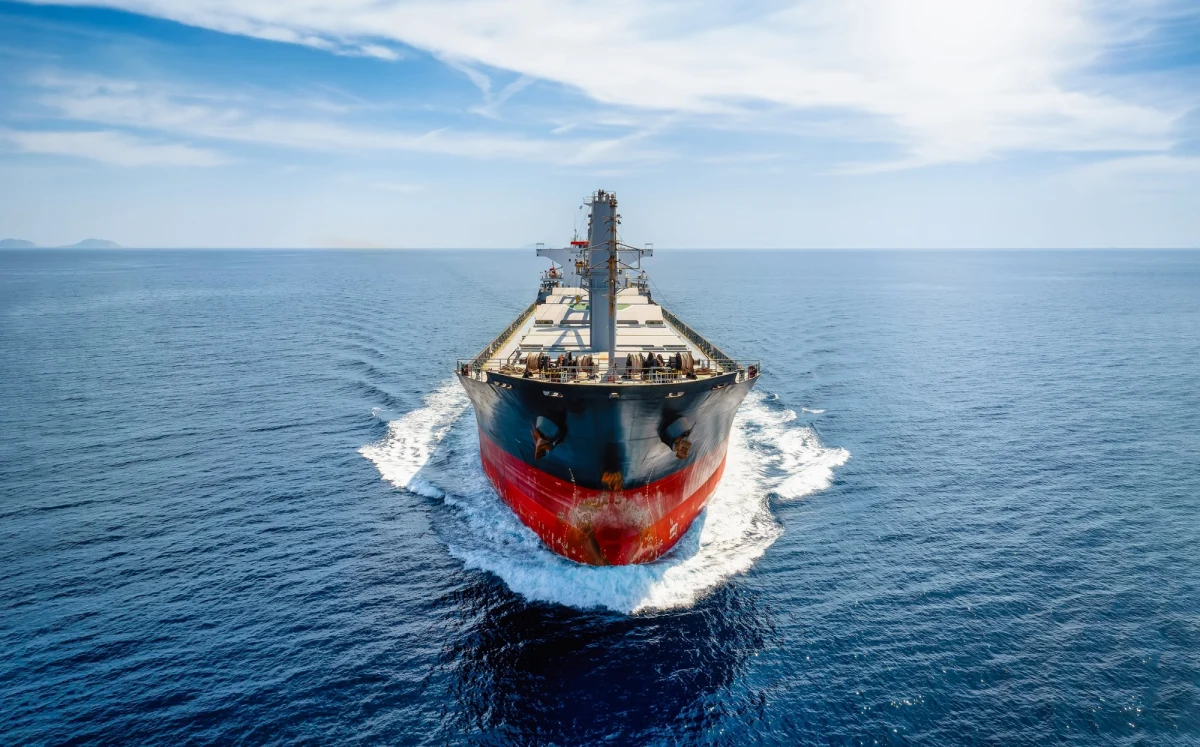 93-metrowy turecki masowiec Ali Aykin, płynący z Gdańska, osiadł na mieliźnie w cieśninie Sund. Jak podaje szwedzka Straż Przybrzeżna, jeden z członków załogi został zatrzymany w związku z piciem alkoholu na pokładzie.