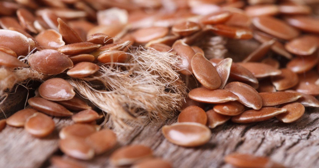 Auchan z pilnym komunikatem. Toksyczne siemię lniane