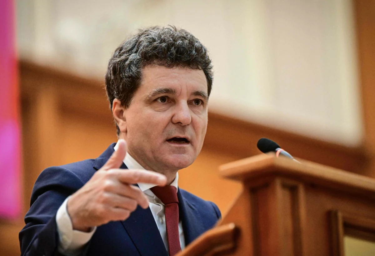 Nicusor Dan został w poniedziałek zaprzysiężony na prezydenta Rumunii. Dotychczasowy burmistrz Bukaresztu podczas ceremonii obiecał, że będzie prezydentem otwartym na głos społeczeństwa i zaznaczył, że państwo potrzebuje fundamentalnej zmiany. Dan w niedzielę wziął udział w "Marszu Patriotów" w Warszawie i udzielił wsparcia Rafałowi Trzaskowskiemu w wyborach prezydenckich.  