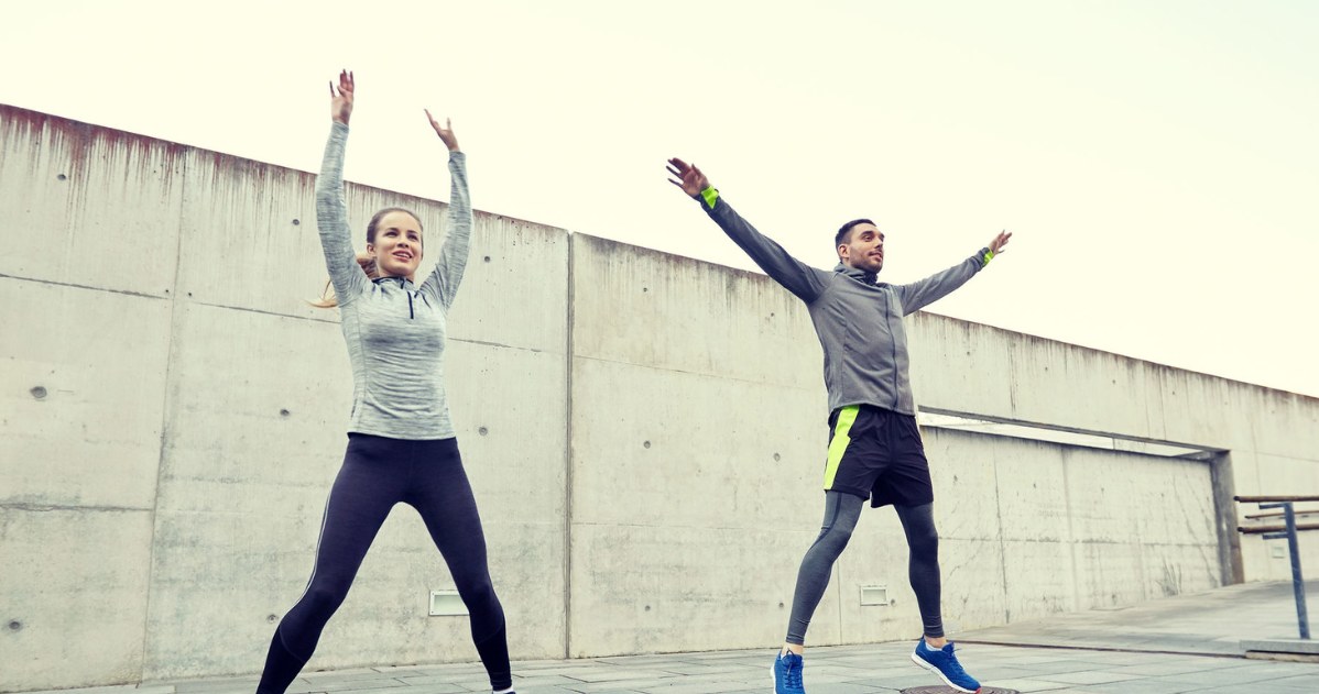"Śmieszne" ćwiczenie, które daje zaskakujące efekty. Pamiętasz z lekcji WF-u