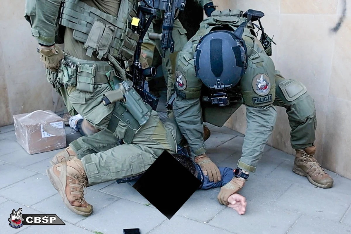 Grupę przestępczą produkującą metamfetaminę rozbili funkcjonariusze Centralnego Biura Śledczego Policji oraz Służby Bezpieczeństwa Ukrainy z obwodu zaporoskiego. Na polecenie Prokuratury Okręgowej w Poznaniu w Polsce i w Ukrainie zatrzymano 10 osób. 