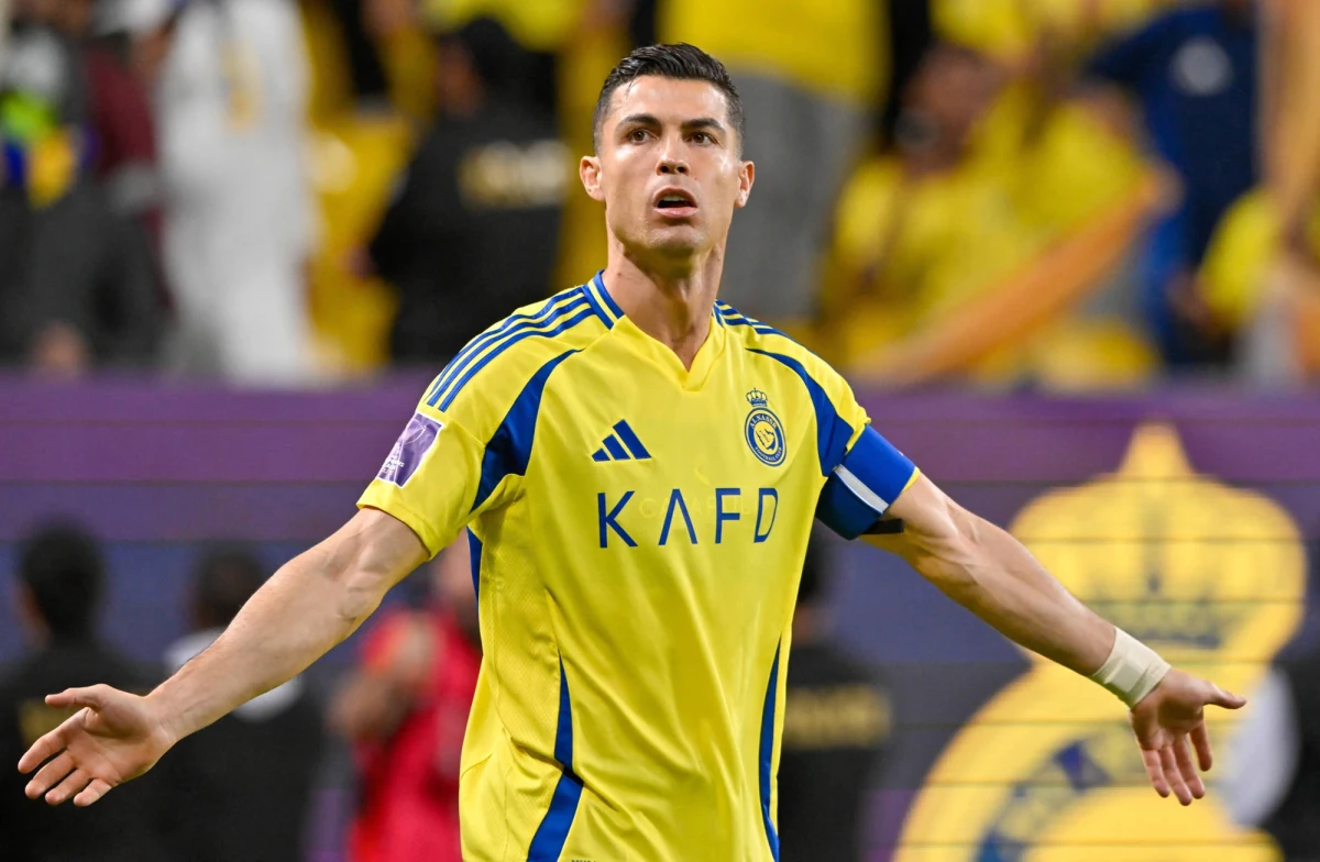 Wiele wskazuje na to, że Cristiano Ronaldo już niedługo zmieni klub. Portugalczyk zamieścił wpis, który może sugerować jego odejście z Al-Nassr. Kilka dni temu szef FIFA Gianni Infantino powiedział, że Ronaldo może zagrać w Klubowych Mistrzostwach Świata, mimo że jego saudyjski klub nie zakwalifikował się do turnieju.