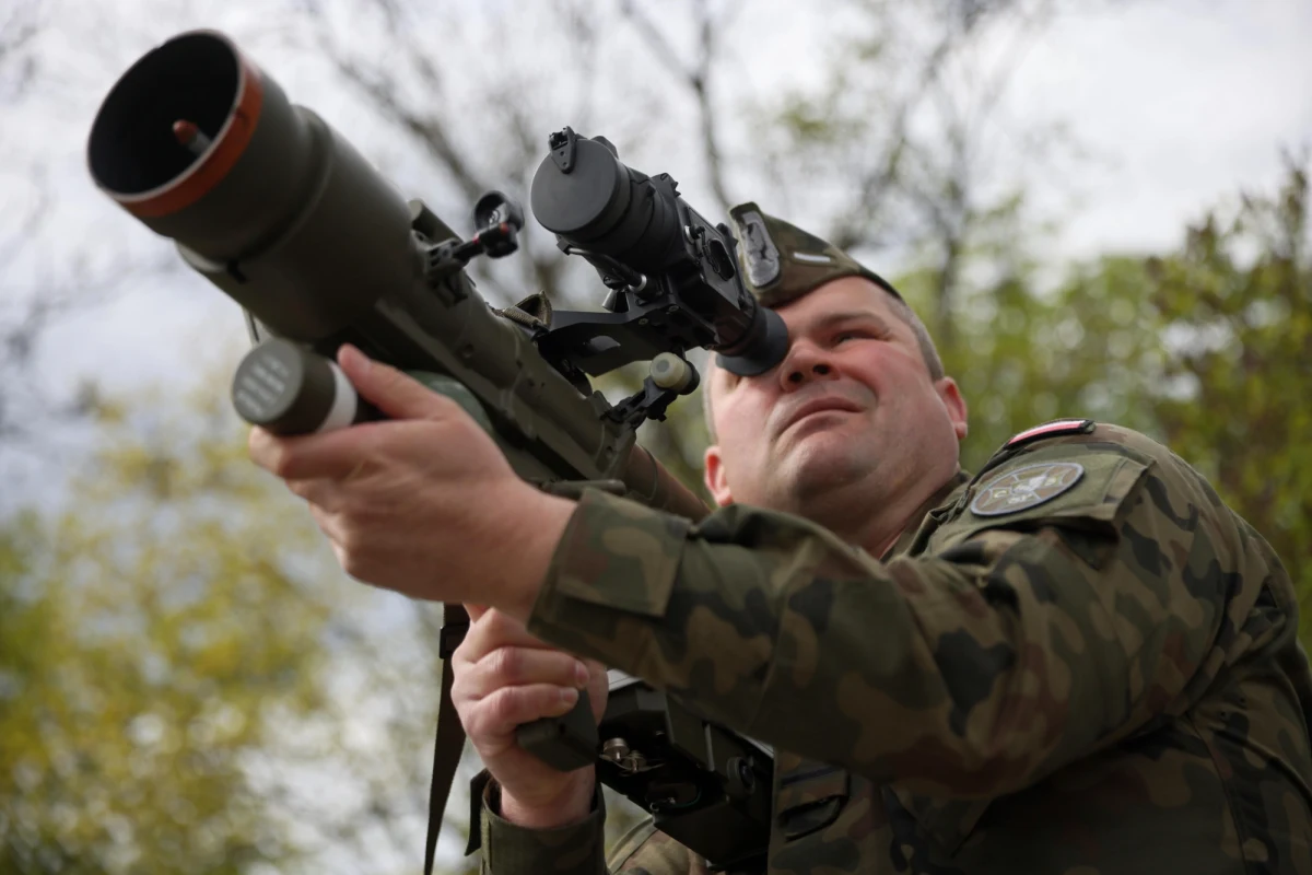 Ministrowie do spraw europejskich zatwierdzili program SAFE. Przewiduje on wydanie 150 miliardów euro w pożyczkach na obronność. Program zacznie obowiązywać po publikacji rozporządzenia w Dzienniku Urzędowym Unii.