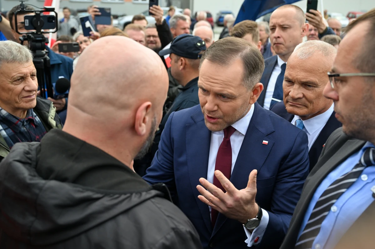 "Zwyciężymy. Społecznego buntu nic i nikt już nie zatrzyma" - mówił podczas spotkania z mieszkańcami wsi Markowa na Podkarpaciu Karol Nawrocki. "Naprzeciwko nas są wirtuozi kłamstwa, pogardy, propagand i fałszu, nie poddajmy się im" - dodawał popierany przez PiS kandydat na prezydenta.