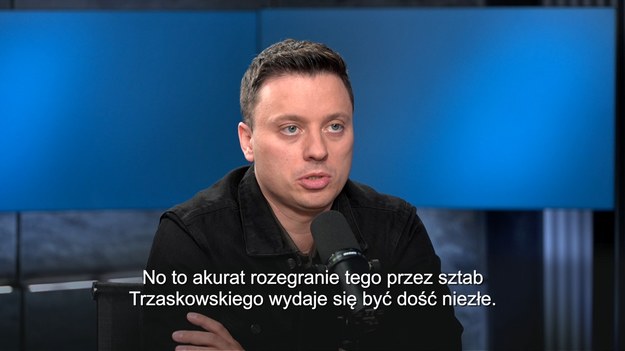 Karol Nawrocki prędko zgodził się na rozmowę ze Sławomirem Mentzenem między I a II turą wyborów, nie wahał się także nad podpisaniem tzw. deklaracji toruńskiej, przedstawionej przez lidera Konfederacji. Inną taktykę przyjął Rafał Trzaskowski, który z Mentzenem również się spotkał, ale później - już po telewizyjnej debacie. Czy to poważny błąd kandydata PiS na prezydenta? Rozmawiali o tym Piotr Witwicki i Marcin Fijołek w nowym odcinku podcastu "Polityczny WF". Zobacz fragment!