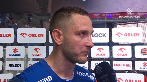 Szczypiorniści ORLEN Wisły Płock wygrali z Industrią Kielce 30:29 w pierwszym meczu finału ORLEN Superligi. - Nie jestem bohaterem, ten mecz ma ich dokładnie szesnastu - powiedział w rozmowie z Pawłem Wyrobkiem z Polsatu Sport Michał Daszek, prawoskrzydłowy ORLEN Wisły.

