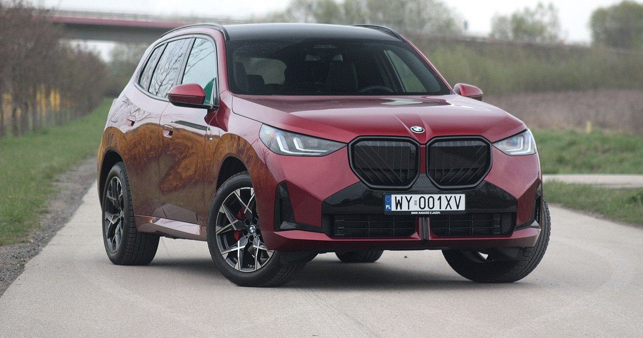 BMW X3 30e świetnie łączy zalety aut elektrycznych i spalinowych. Warunek jest jeden