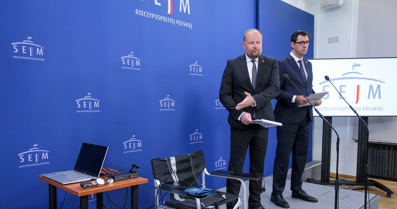 "Test dla Karola Nawrockiego". Posłowie KO przynieśli wariograf