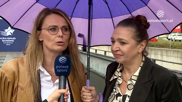 28 maja w Alei Gwiazd Siatkówki w Katowicach uhonorowano kolejne osoby i firmy zasłużone dla tej dyscypliny sportu. Tuż obok Spodka swoje dłonie odcisnęli były selekcjoner reprezentacji Polski Raul Lozano i obecny Nikola Grbić oraz medaliści MŚ i ME Łukasz Kaczmarek i Łukasz Żygadło. Specjalną tablicą upamiętniono także Złotka Niemczyka – Mistrzynie Europy 2003 i 2005 oraz uhonorowano Orlen S.A. z okazji jubileuszu 15-lecia współpracy z PZPS. - Fajnie, że ktoś jeszcze pamięta o naszych sukcesach i je docenia - powiedziały w rozmowie z Pauliną Czarnotą-Bojarską z Polsatu Sport Joanna Podoba-Malicka i Małgorzata Niemczyk, byłe reprezentantki Polski.

