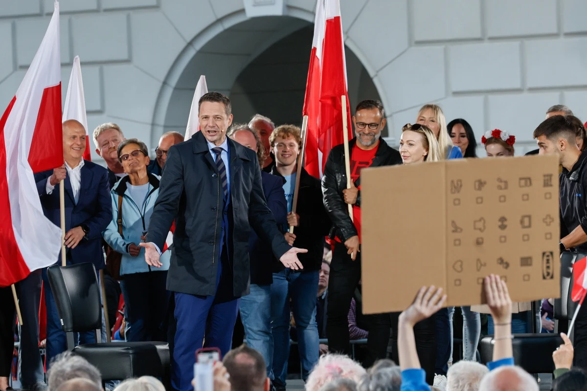 "Dobrze wiecie, po co mój konkurent chce zostać prezydentem" - mówił w środowy wieczór w Kaliszu Rafał Trzaskowski. Prezydent Warszawy nie dał się namówić na wizytę tego dnia w Końskich i debatę z Karolem Nawrockim.