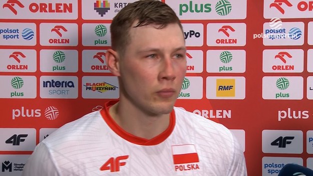 Polska przegrała z Ukrainą 2:3 w rozegranym w katowickim Spodku meczu siatkarskiego turnieju Silesia Cup. Gospodarze wygrali dwa pierwsze sety, ale w kolejnych górą byli rywale. - Zagraliśmy szkoleniowo, żeby nasz trener miał co robić wieczorem - powiedział w rozmowie z Bożeną Pieczko z Polsatu Sport Rafał Szymura, kapitan reprezentacji Polski.

