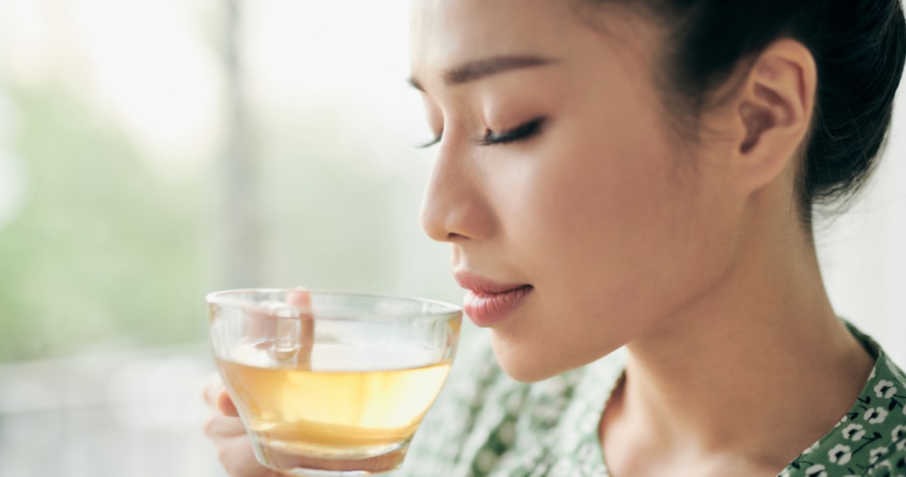 Herbata zbożowa to ulubiony napój Japończyków. Nawadnia i koi jelita