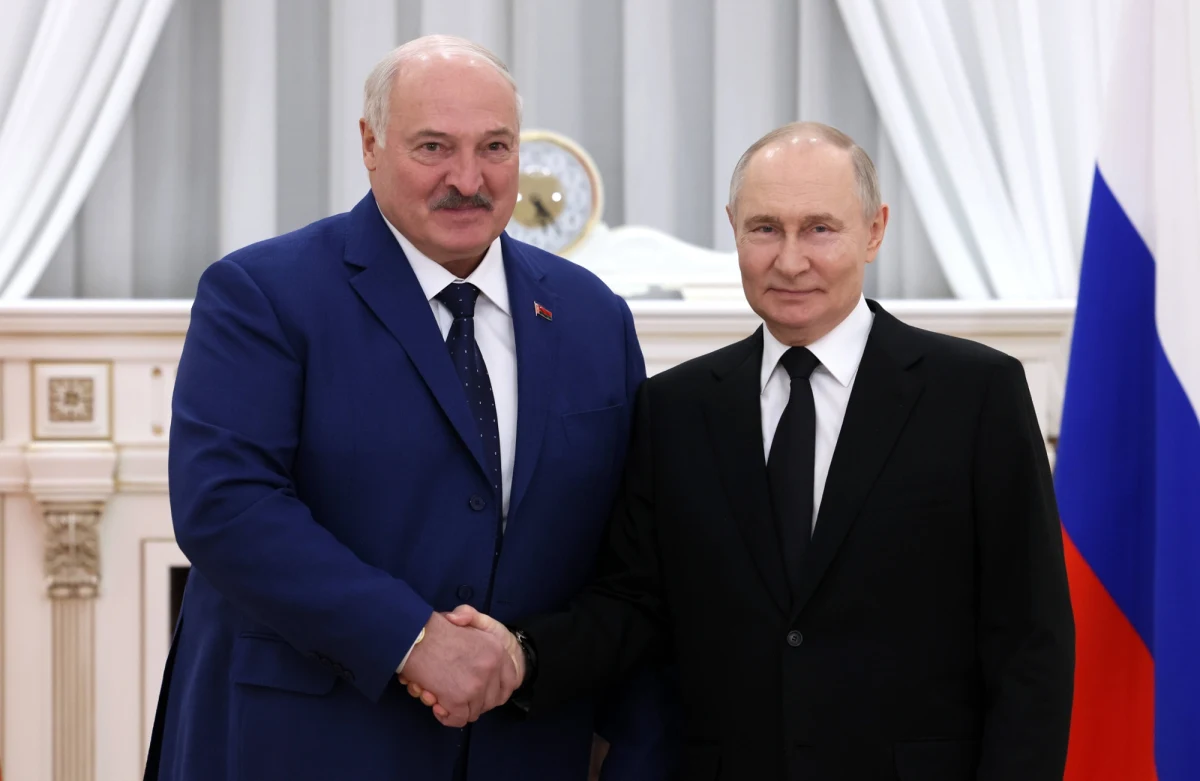 Na Białorusi i w Rosji rośnie kryzys związany z ziemniakami. Oba kraje zmagają się z niedoborem tych warzyw. "Musimy wyprodukować wystarczającą ilość ziemniaków, aby zaopatrzyć zarówno Białoruś, jak i Rosję" - powiedział białoruski dyktator Alaksandr Łukaszenka.