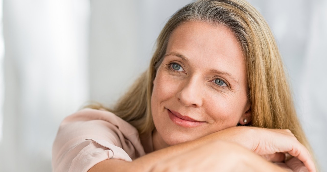 Skóra pod pachami też się starzeje. Jak o nią zadbać w każdym wieku?